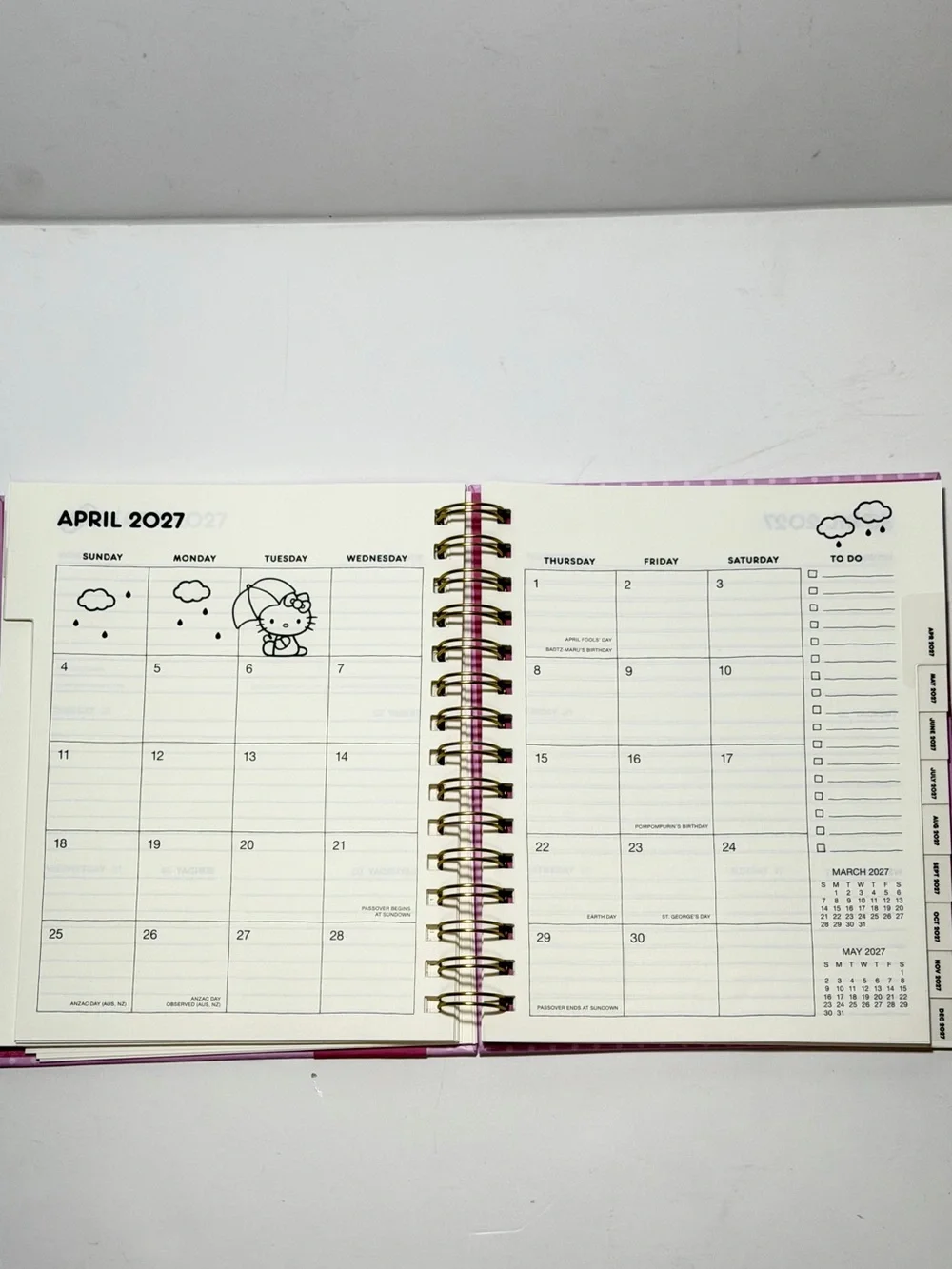 2026-2027 Sanrio Hello Kitty 17-month Monthly Planner (Polka Dot)